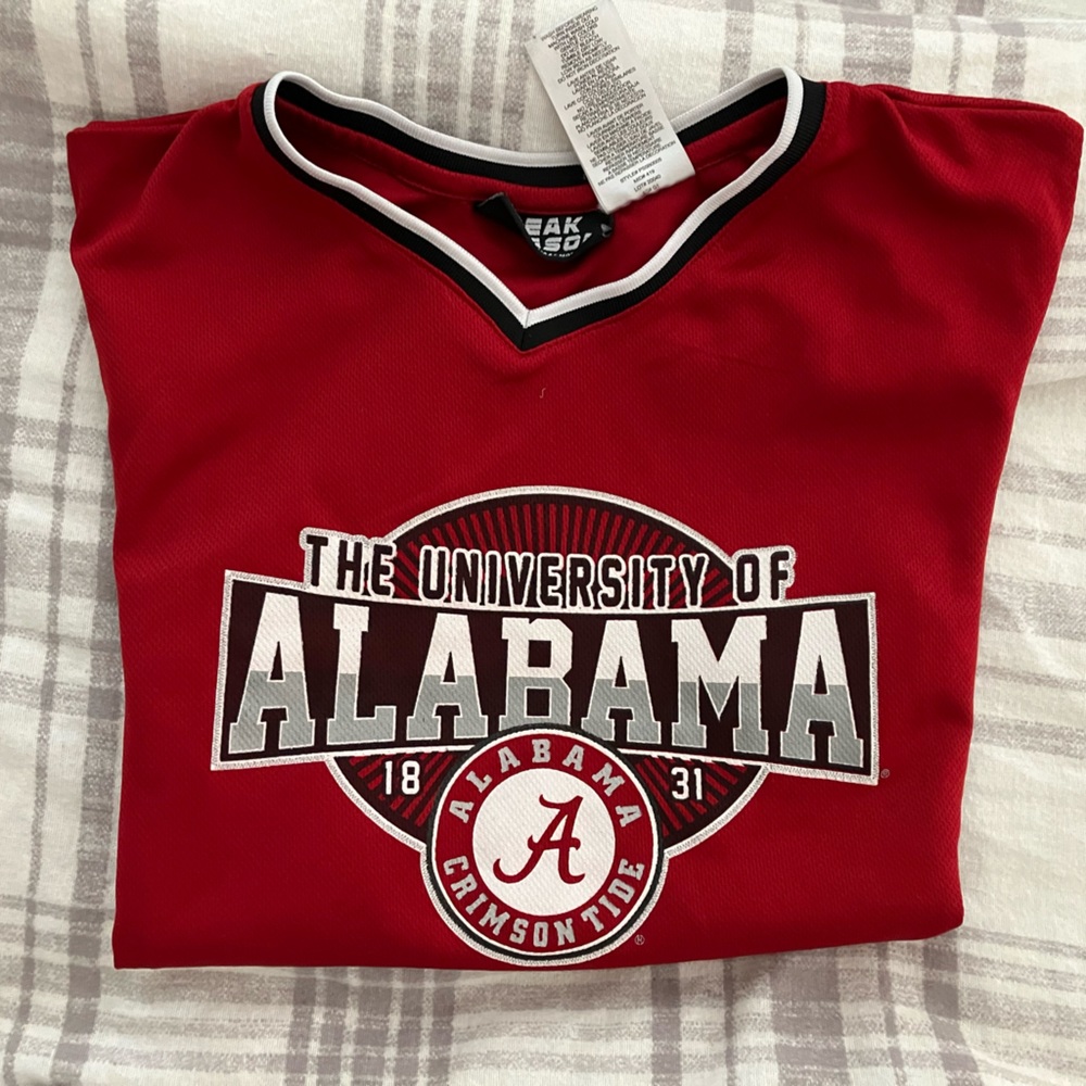 University of Alabama tee size M boys 10/12
